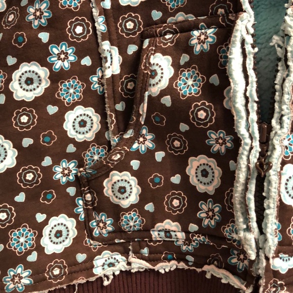 EUC Justice zip up hoodie/jacket 🧥 with fur hood - Picture 3 of 6